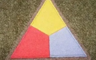 Museum of the American G.I in College Station, Texas - Image of Triangle patch with the inside divided into three equal portions.